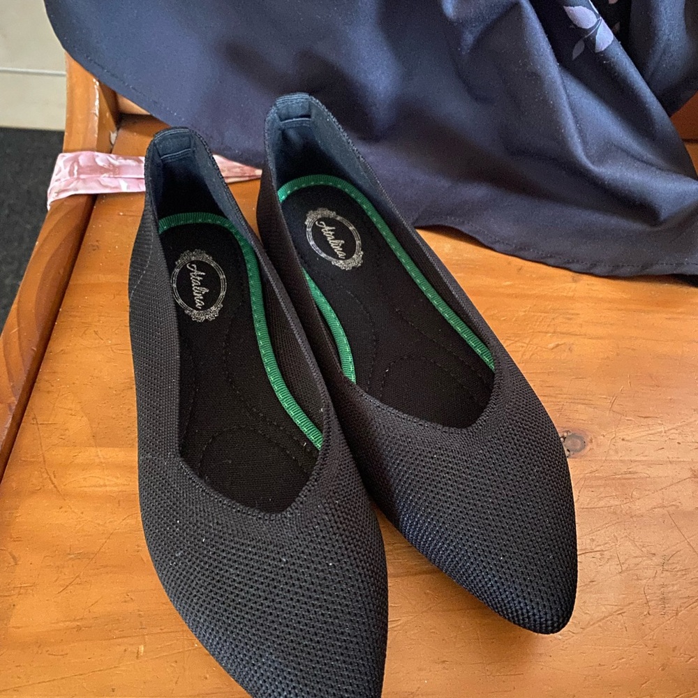 Black Pointed Knit Flats